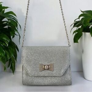 Elegant Metallic Silver Accent Bow Chain Clutch Bag Wristlet